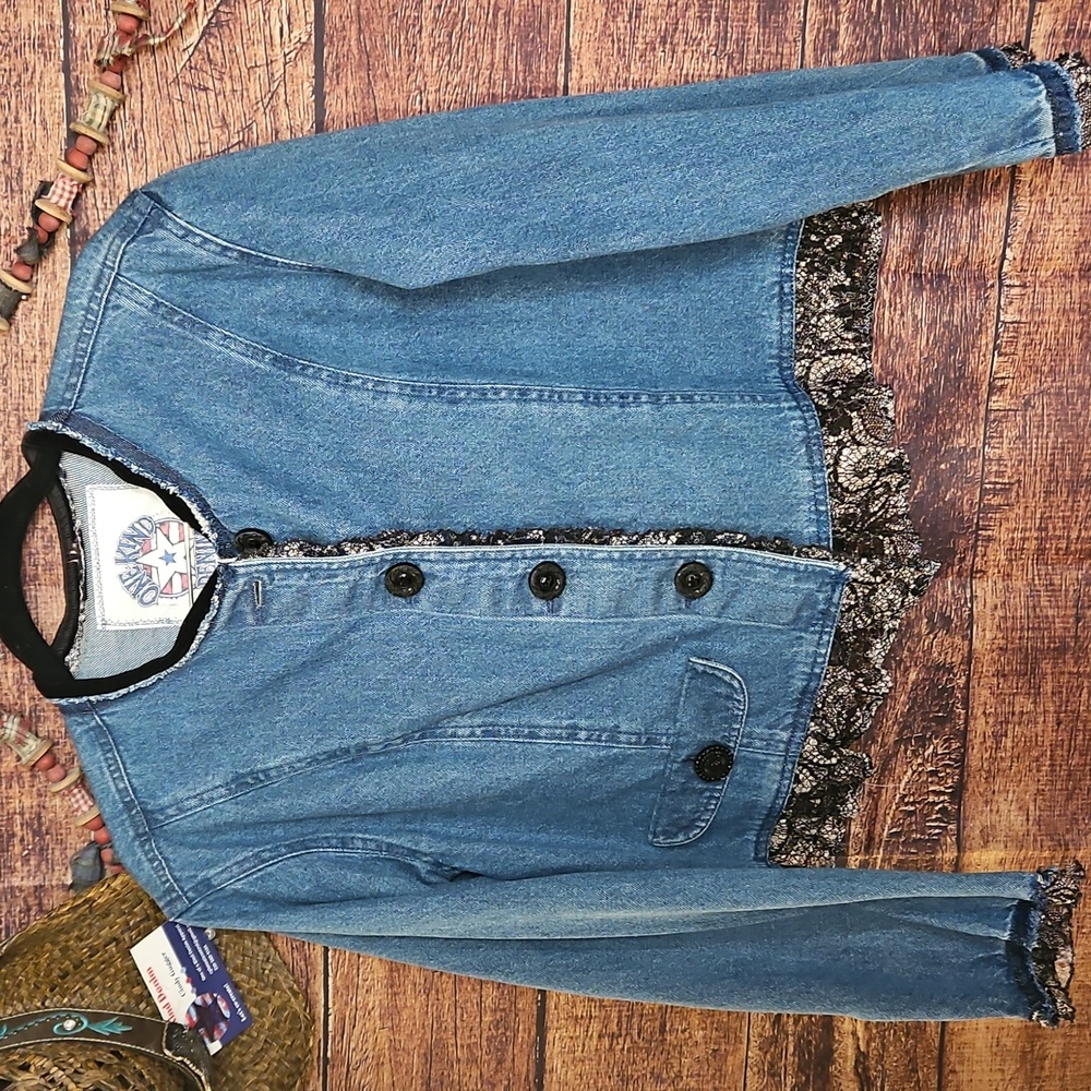 "OKD"☆ UPCYCLED DELICATELY FEMININE DENIM & LACE LIGHTWEIGHT JEAN JACKET M-LG